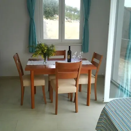 Studio Apartment In Lumbarda With Terrace, Air Conditioning, Wifi 3632-3 * لومباردا