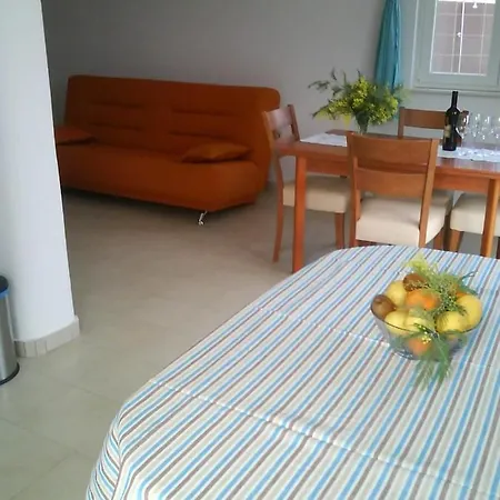 Studio Apartment In Lumbarda With Terrace, Air Conditioning, Wifi 3632-3 شقة *